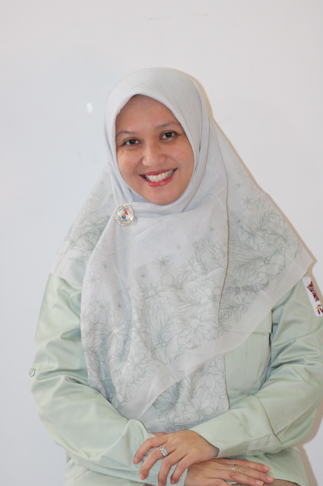 Foto Dr. LULUK ELYANA, M.Si.