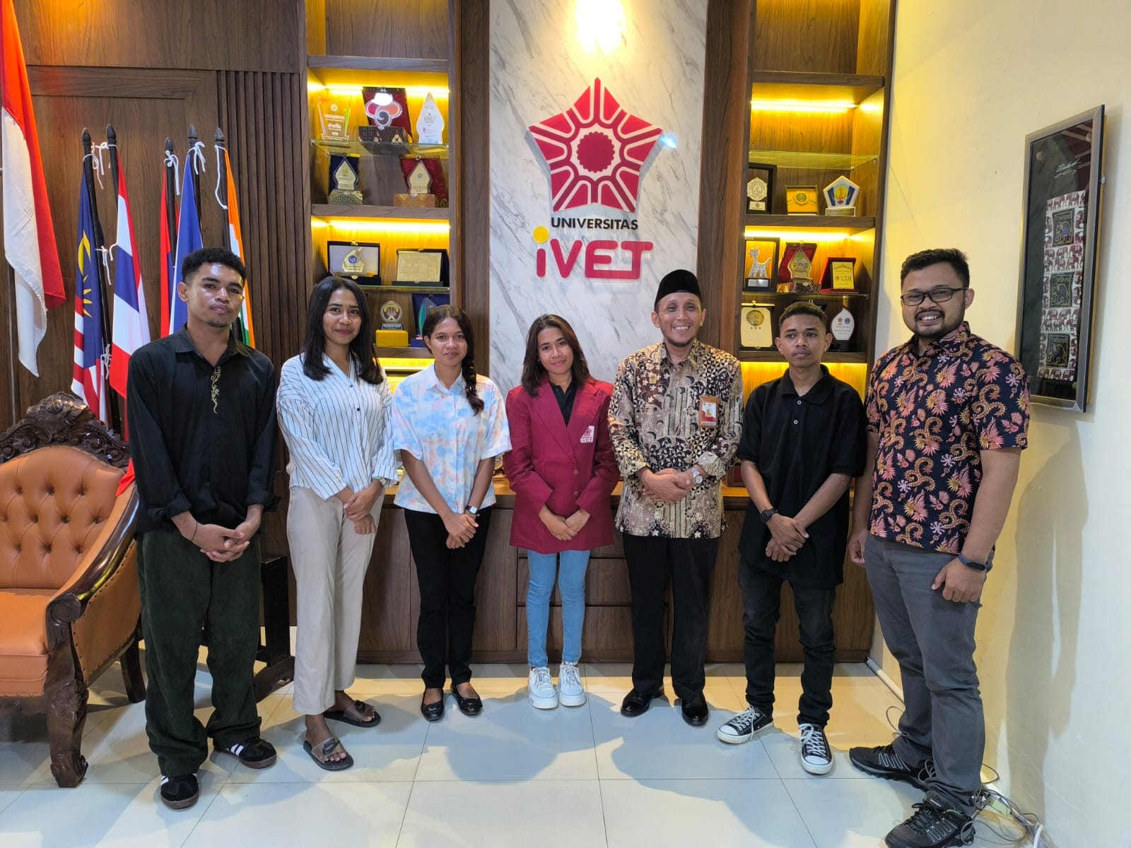 Universitas Ivet Terima Mahasiswa Timor Leste : Komitmen Pelayanan Terbaik