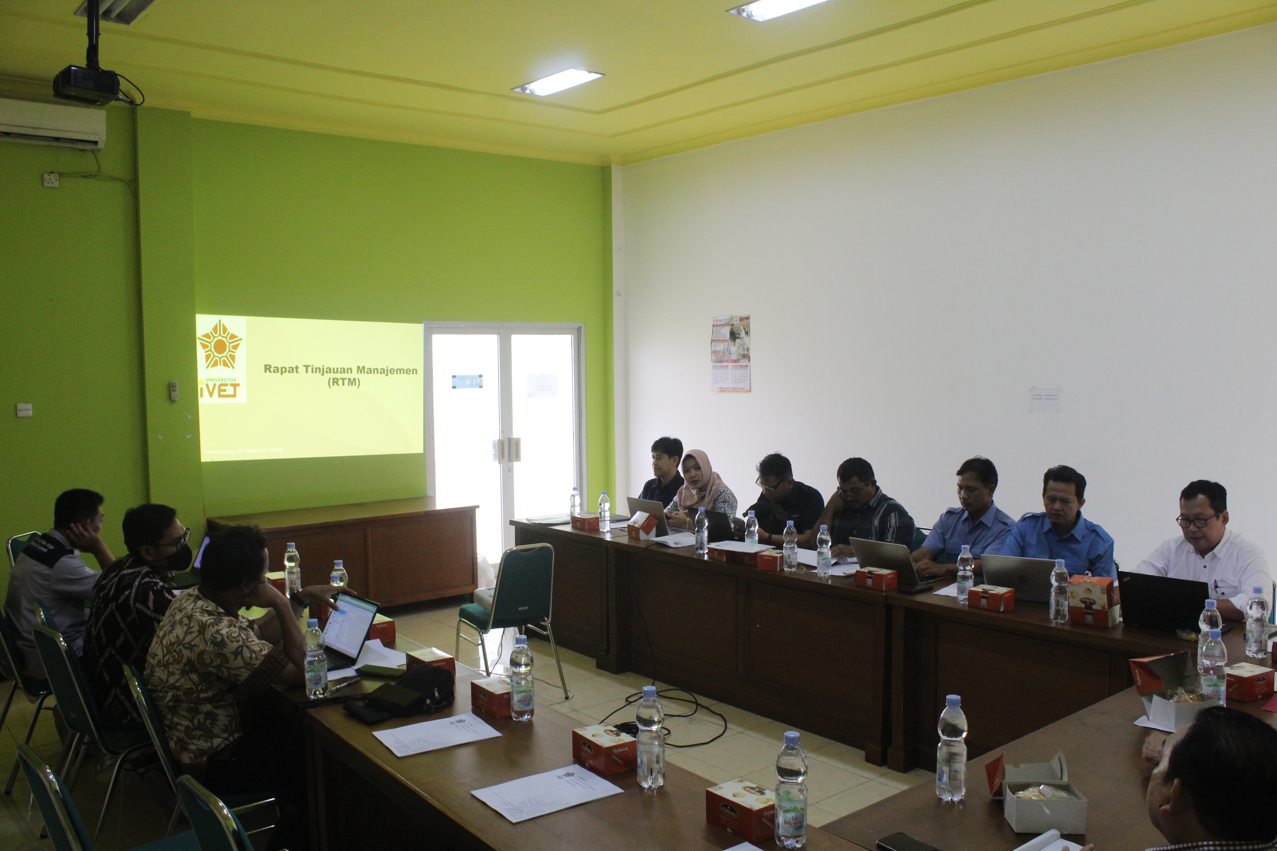 Universitas Ivet Gelar Rapat Tinjauan Manajemen Bahas Hasil Audit Mutu Internal