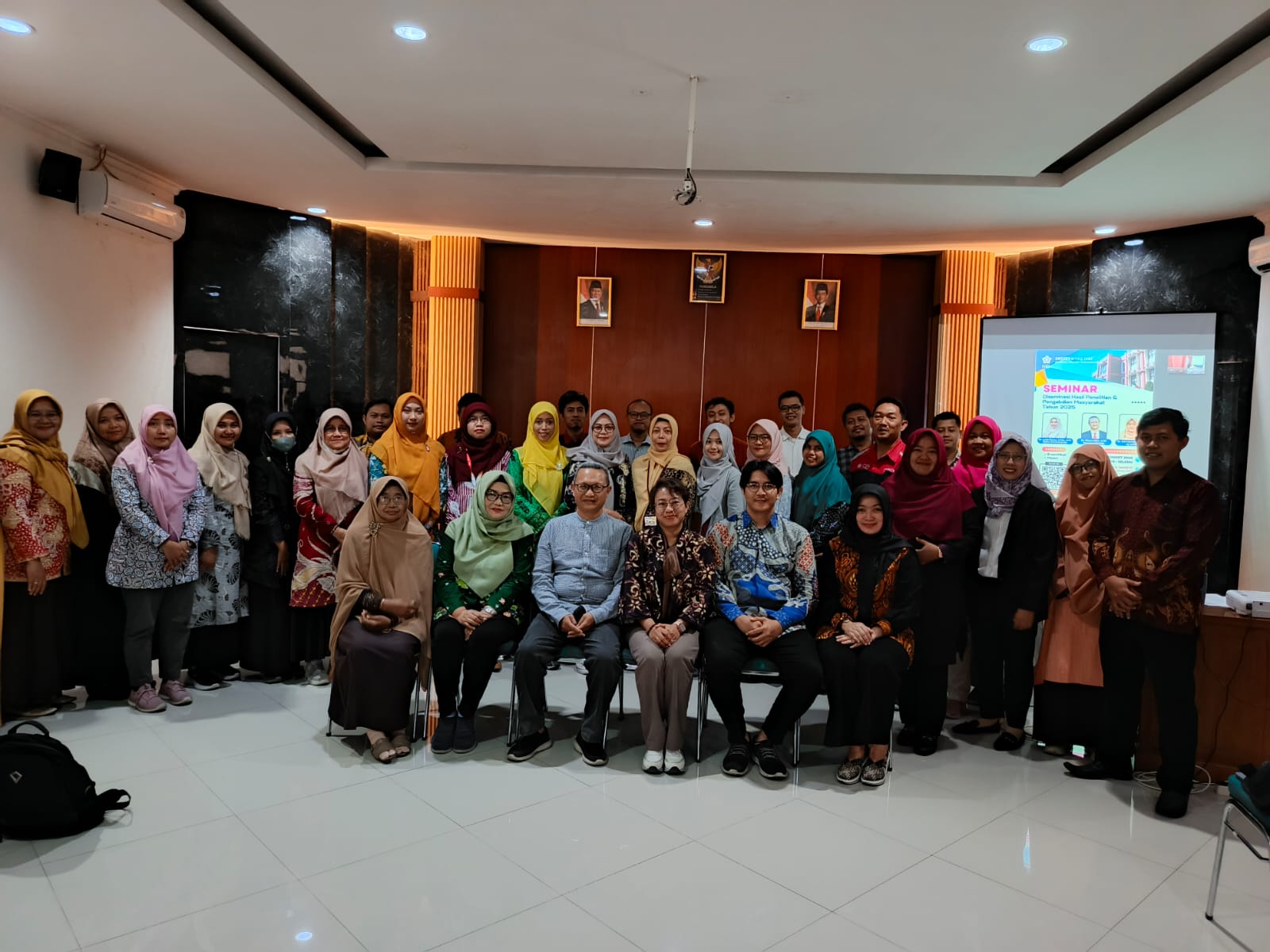 Diseminasi Penelitian dan Pengabdian Dosen Universitas IVET: Memperkuat Kontribusi Akademik
