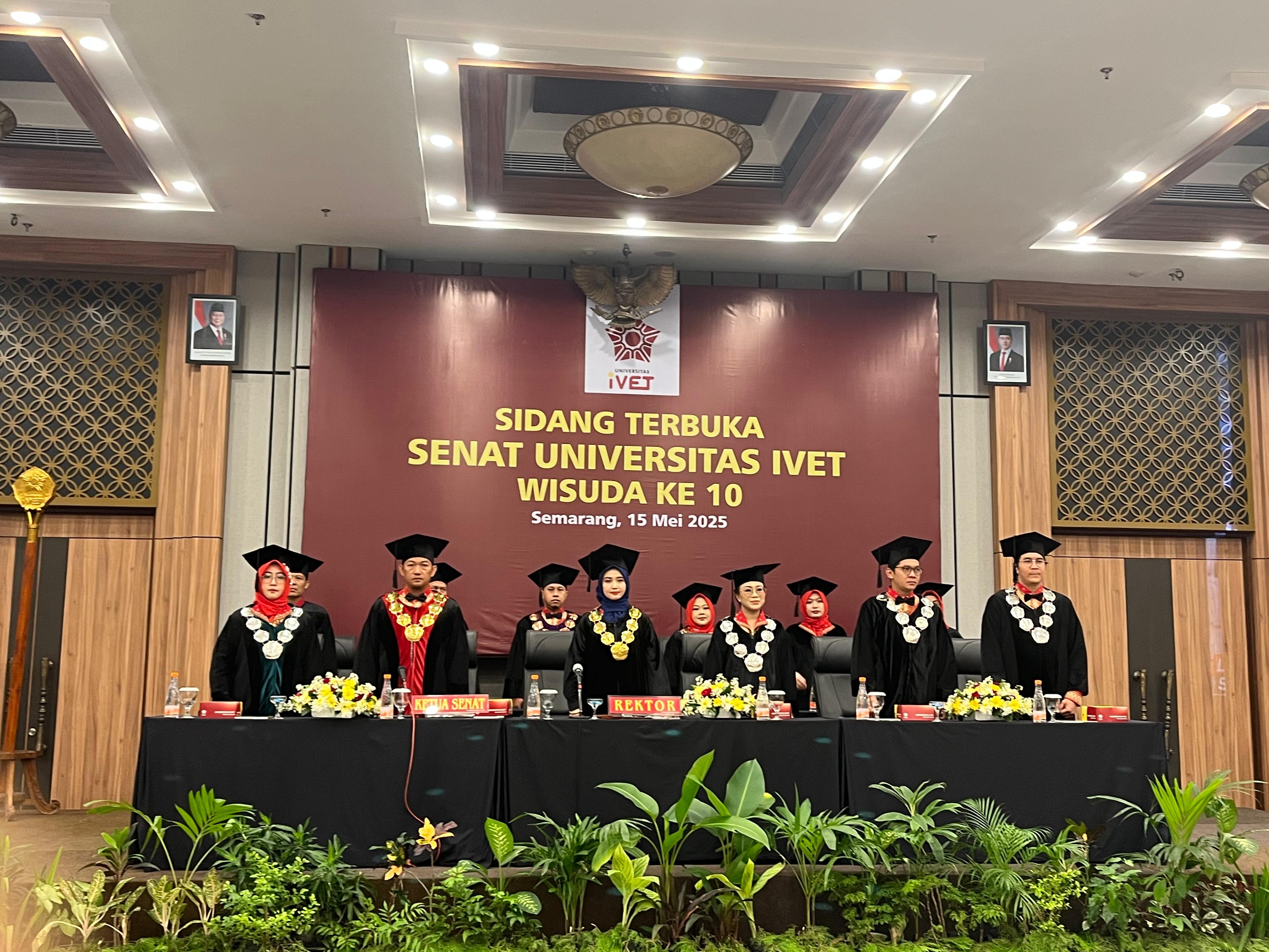 Wisuda Ke 10 Unisvet Semarang 